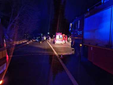 Sălaj: Plan Roşu de Intervenţie, după ciocnirea a două microbuze / 13 persoane, îngrijite la faţa locului, iar 7 transportate la spital / 6 dintre cei implicaţi sunt ucraineni - FOTO