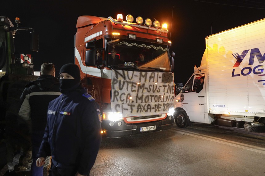 Protestele transportatorilor şi fermierilor continuă, la Afumaţi şi Vama Siret / Infotrafic anunţă sectoare de drum cu circulaţie afectată