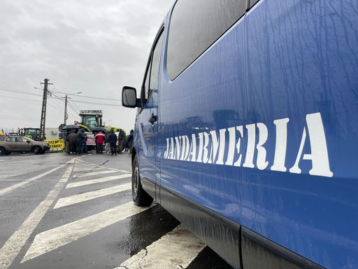 Traficul în Vama Siret a fost reluat / Număr foarte mare de camioane care aşteaptă să intre în ţară dinspre Ucraina