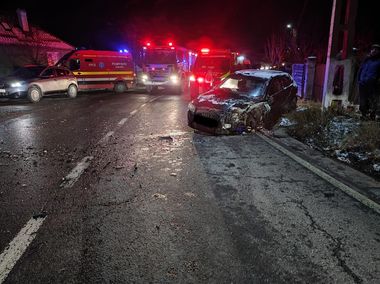 Sibiu: Trei tineri, transportaţi la spital după ce două autoturisme s-au ciocnit, pe DN 14