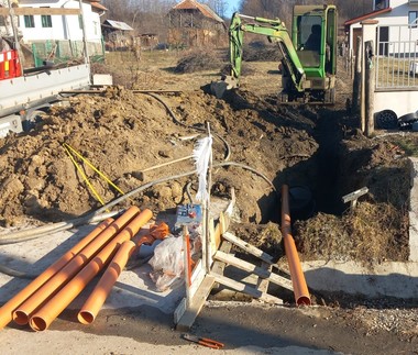 Vâlcea: Avarie la o conductă de gaze, cinci persoane fiind evacuate / Alte 8 persoane au ieşit singure din imobile / Mesaj RO-Alert