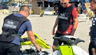 Peste două mii de nave au fost verificate de poliţiştii de la Transporturi în cursul unor acţiuni desfăşurate anul trecut / Pentru neregulile găsite amenzile date au depăşit o jumătate de milion de lei
