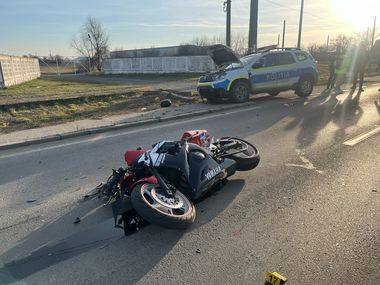Timişoara: Autospecială de Poliţie, implicată în accident rutier / Un bărbat a fost rănit