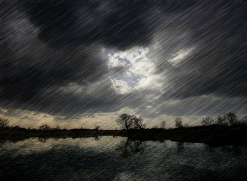 Rafale puternice de vânt în judeţele Bacău, Neamţ şi Vrancea, până joi dimineaţă / Meteorologii au emis o avertizare cod galben