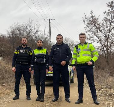 Vrancea: Un bărbat a ameninţat că se sinucide, iar fiica sa de 2 ani ”nu va mai fi găsită”, după o ceartă cu concubina / El a dus copilul într-un adăpost abandonat / Mai bine de o oră a vorbit un poliţist cu el la telefon până şi-a dat seama unde este 