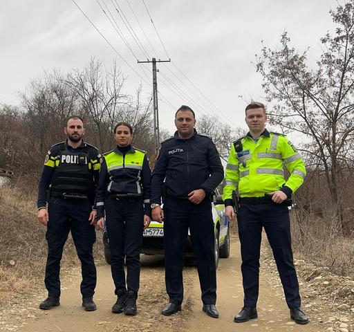 Vrancea: Un bărbat a ameninţat că se sinucide, iar fiica sa de 2 ani ”nu va mai fi găsită”, după o ceartă cu concubina / El a dus copilul într-un adăpost abandonat / Mai bine de o oră a vorbit un poliţist cu el la telefon până şi-a dat seama unde este 