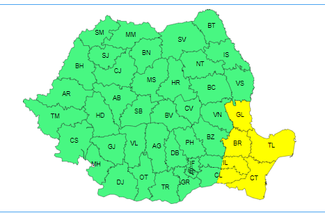 Meteorologii anunţă ploi însemnate cantitativ şi intensificări ale vântului, până miercuri / La munte va ninge / Pentru mai multe zone din ţară au fost emise avertizări cod galben