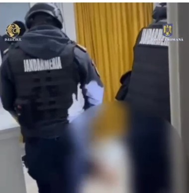 Iaşi: Patru persoane sunt cercetate pentru trafic de minori şi complicitate la trafic de minori / Acestea sunt acuzate că au recrutat două tinere de 17 ani şi le-au obligat să se prostitueze  - FOTO

