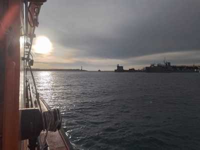 Incendiu la bordul unei nave cu 16 persoane, în rada Portului Sulina / Echipajul a refuzat să coboare / A intervenit  Agenţia Română de Salvare a Vieţii Omeneşti pe Mare
