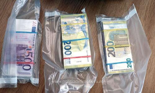 Peste 200.000 de euro au fost găsiţi în bagajul unui bărbat pe Aeroportul Bucureşti