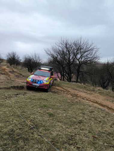 Salvamont Maramureş intervine pentru salvarea unui bătrân de 80 de ani care locuieşte într-o zonă greu accesibilă
