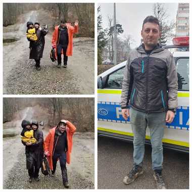 UPDATE - Botoşani: Copilul de doi ani căutat de peste 200 de persoane, găsit în viaţă/ El va fi transportat la spital/ Primar: Băiatul a fost găsit în preajma unui schit/ Cine l-a auzit pe copil - VIDEO