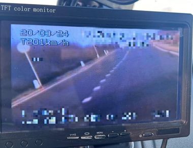 Dolj: Un bărbat a condus o maşină cu viteza de 201 km/h pe un drum judeţean / El a rămas fără permis pentru 120 de zile 
