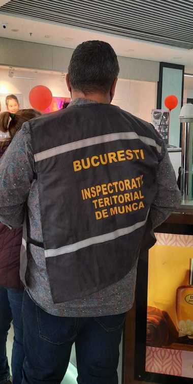 Amenzi de peste 400.000 de lei, în urma unor controale făcute de mai multe instituţii în Centrul Vechi din Bucureşti/ Au fost găsite persoane care desfăşurau muncă la negru în restaurante şi săli de jocuri