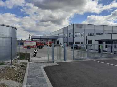 UPDATE - Plan Roşu de Intervenţie în judeţul Cluj, după ce muncitori de la o fabrică de mobilă s-au intoxicat cu o substanţă de curăţare / 13 persoane, evaluate medical / Toate au refuzat transportul la spital / Spaţiul a fost ventilat