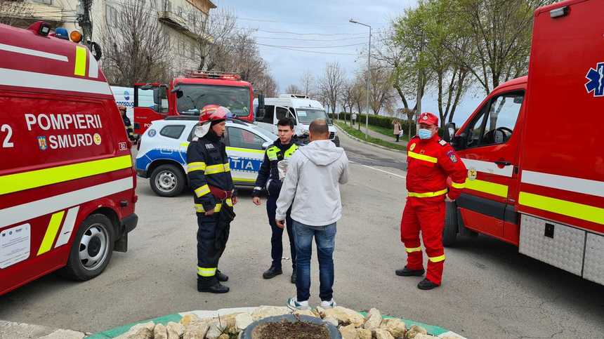 UPDATE - Plan Roşu de Intervenţie în Constanţa, după un accident cu un microbuz şi o maşină / Patru copii şi un adult, transportaţi la spital / Patru femei care au plecat de la locul accidentului au cerut ulterior să fie duse la spital - FOTO