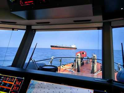 Un echipaj ARSVOM a intervenit pentru preluarea unui marinar rănit aflat pe o navă, în apropiere de Sfântu Gheorghe