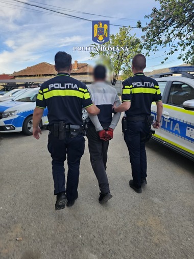 Mehedinţi: Urmărit internaţional depistat de poliţişti prin aplicaţia e-DAC