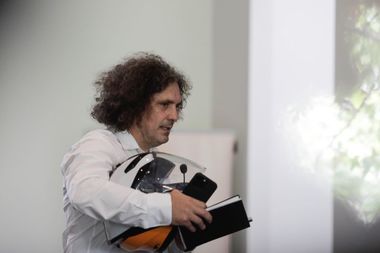 Accidentul de la 2 Mai - Tatăl lui Vlad Pascu, către presă, referitor la părinţii victimelor: Lăsaţi oamenii ăia în pace, îi distrugeţi cu sănătatea şi îi asmuţiţi împotriva mea şi au ajuns săracii să ameninţe public /Nu i-aţi lăsat să îşi plângă morţii 