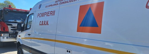 Hunedoara: Intervenţie a pompierilor, după ce un recipient cu dizolvant a început să se deformeze / Substanţa are un ridicat grad de toxicitate – FOTO / VIDEO