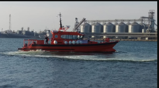 UPDATE - Un echipaj al Agenţiei Române de Salvare a Vieţii Omeneşti pe Mare se deplasează în zona Sulina pentru a prelua un marinar, în stare de inconştienţă, cu afecţiuni cardiace / Marinarul a fost găsit decedat