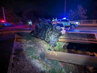 Prahova: Trei persoane, transportate la spital în urma unui accident produs pe DN 1A/ Unul dintre răniţi a avut nevoie de intervenţia echipajului de descarcerare
