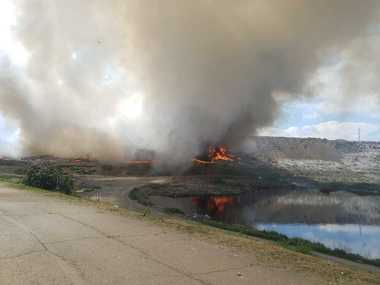 Incendiu la groapa de gunoi din Galaţi/ Sunt degajări mari de fum, fiind emis mesaj RO-Alert - FOTO, VIDEO