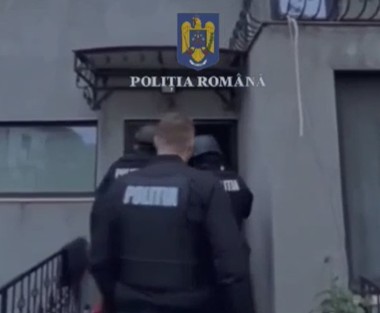 Un bărbat şi o femeie, reţinuţi după ce au păcălit mai multe persoane că pot câştiga la licitaţii ceasuri de colecţie sau maşini de lux / Prejudiciul este de 1,5 milioane de lei 
