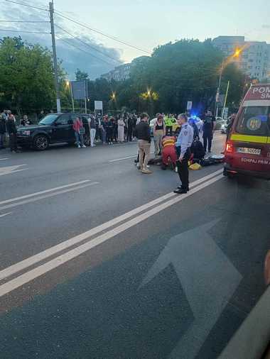 UPDATE - Cazul bărbatului omorât în Sectorul 6 - Victima a fost ucisă într-o intersecţie, în prezenţa a numeroşi martori/ Agresorii, din care unul minor, au fost arestaţi preventiv/ De la ce a pornit scandalul - VIDEO