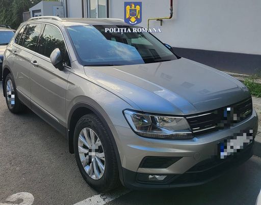 Constanţa: Percheziţii la persoane care ar fi contrafăcut mai multe cărţi de identitate şi au obţinut astfel credite 
