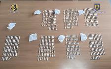 Recidivist, prins de jandarmi în Bucureşti cu 456 de punguţe cu heroină / Este cercetat pentru trafic de droguri, fiind arestat

