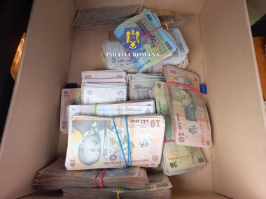Constanţa - Şapte percheziţii într-un dosar de evaziune fiscală cu un prejudiciu de 420.000 de lei. Un bărbat a fost reţinut
