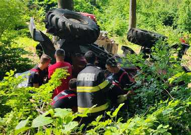 Angajat al Direcţiei Silvice Vaslui, mort într-un accident produs în pădure / Bărbatul a fost prins sub un utilaj

