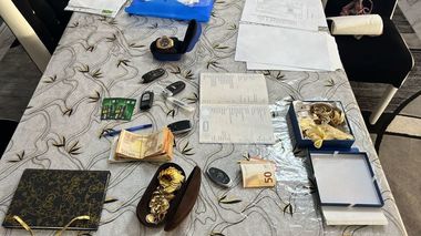 Zeci de percheziţii au loc în toată ţara, fiind vizate în special contrabanda, evaziunea fiscală şi cazuri de înşelăciune