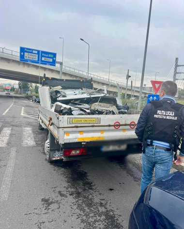 Bărbat din Giurgiu care transporta deşeuri provenite din dezmembrarea maşinilor, amendat / A fost prins în apropiere de Podul Ciurel - FOTO