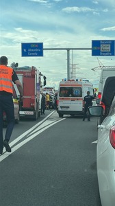 Accident pe A0, în zona localităţii Cornetu / Trei persoane sunt evaluate medical / Trafic îngreunat - FOTO
