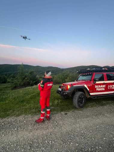Prahova: Intervenţie a Salvamont pentru căutarea unui bărbat care acuza dureri în piept/ Alarma a fost falsă, apelantul dovedindu-se a fi beat/ El a fost amendat