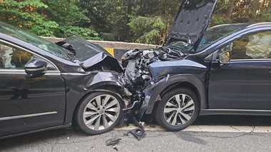 Accident pe Transfăgărăşan – S-au ciocnit două maşini, două femei fiind rănite - FOTO