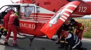Bihor: Două fetiţe – de 5 şi 7 ani – rănite după ce au căzut din podul casei, prin tavanul de rigips / Fata de 7 ani, inconştientă, preluată de elicopter
