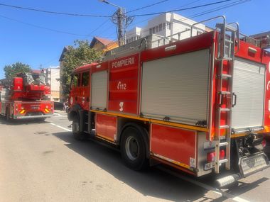 Incendiu la Liceul Economic din municipiul Tulcea / 400 de elevi s-au evacuat