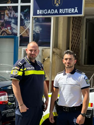 Bucureşti: Doi poliţişti de la Brigada Rutieră şi un luptător SIAS au salvat o femeie din apele râului Dâmboviţa/ Ei au început şi manevrele de resuscitare, ulterior femeia fiind dusă la spital