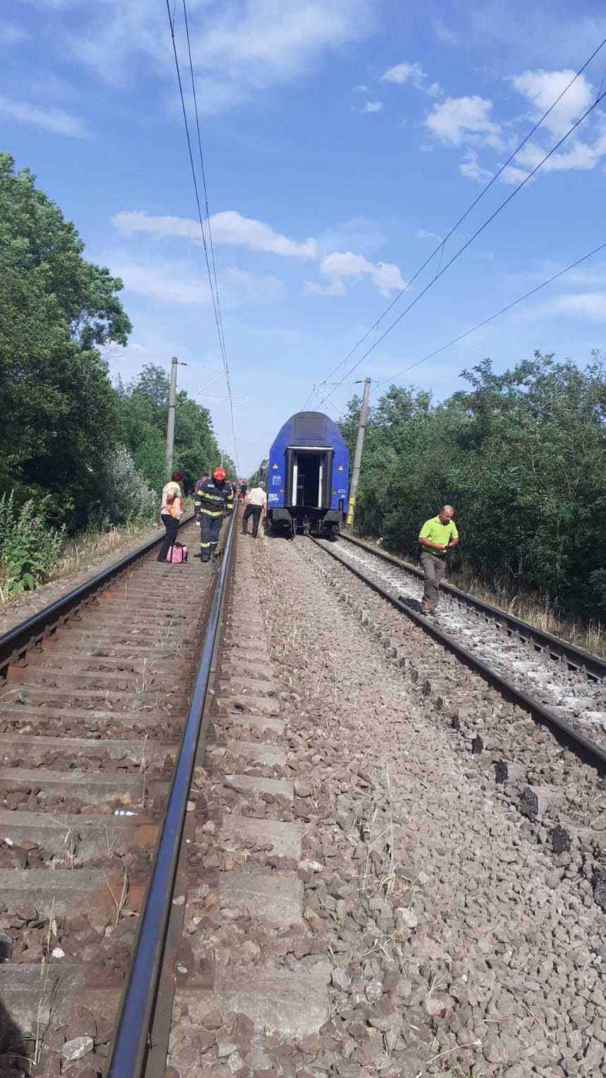 UPDATE - Dâmboviţa: Incendiu la o locomotivă în gara din localitatea Ciocăneşti / S-au autoevacuat aproximativ 200 de persoane / Precizările CFR / Trenul va ajunge la destinaţie cu întârziere de 75 de minute