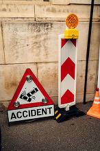 UPDATE - Vâlcea: Autocar plin cu elevi, implicat în accident rutier pe DN 67 / Un bărbat a murit / Doi copii au suferit atac de panică, şoferul autocarului fiind rănit