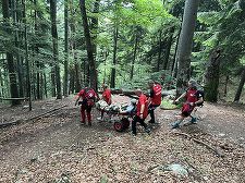 Salvamont Zărneşti: O zi plină / Trei persoane salvate de pe munte / Mamă şi fiică, accident cu un ATV