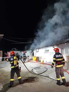 Vâlcea: Incendiu la bucătăria unei pensiuni din incinta ştrandului din Ocnele Mari/ 14 persoane s-au autoevacuat