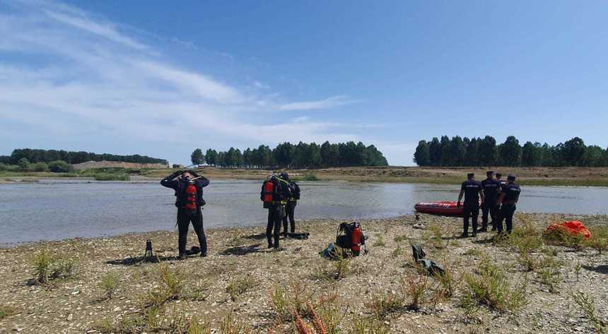 Suceava: Trupul băiatului de zece ani înecat în râul Siret, găsit la 500 de metri în aval de locul unde se aflau hainele