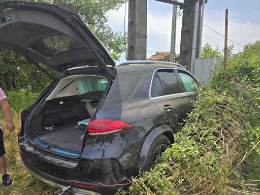 Accident cu patru autoturisme pe şoseaua de centură a municipiului Alba Iulia. Trei persoane, printre care se află şi deputatul Alin Ignat, au fost rănite - FOTO