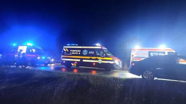 UPDATE - Giurgiu: Trei morţi şi cinci răniţi, după ce o maşină şi o autoutilitară au fost implicate într-un accident pe DN 6 / Cinci răniţi, transportaţi la spitale din Bucureşti - FOTO