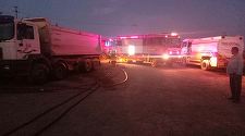 Timiş: Trei camioane ale firmei care se ocupă de reabilitarea căii ferate Timişoara- Lugoj au luat foc / Maşinile au ars în totalitate