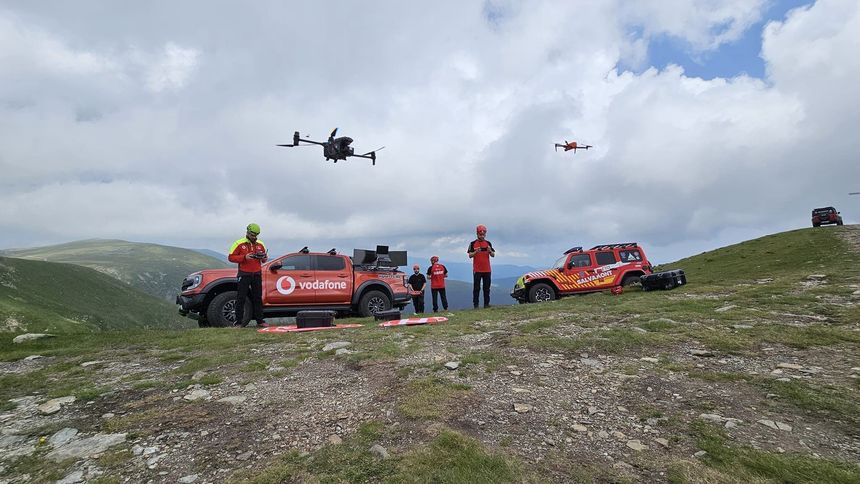 Amplă acţiune de căutare au unei persoane care a dispărut în zona submontană a judeţului Gorj / Echipamente de căutare cu infraroşii şi drone

